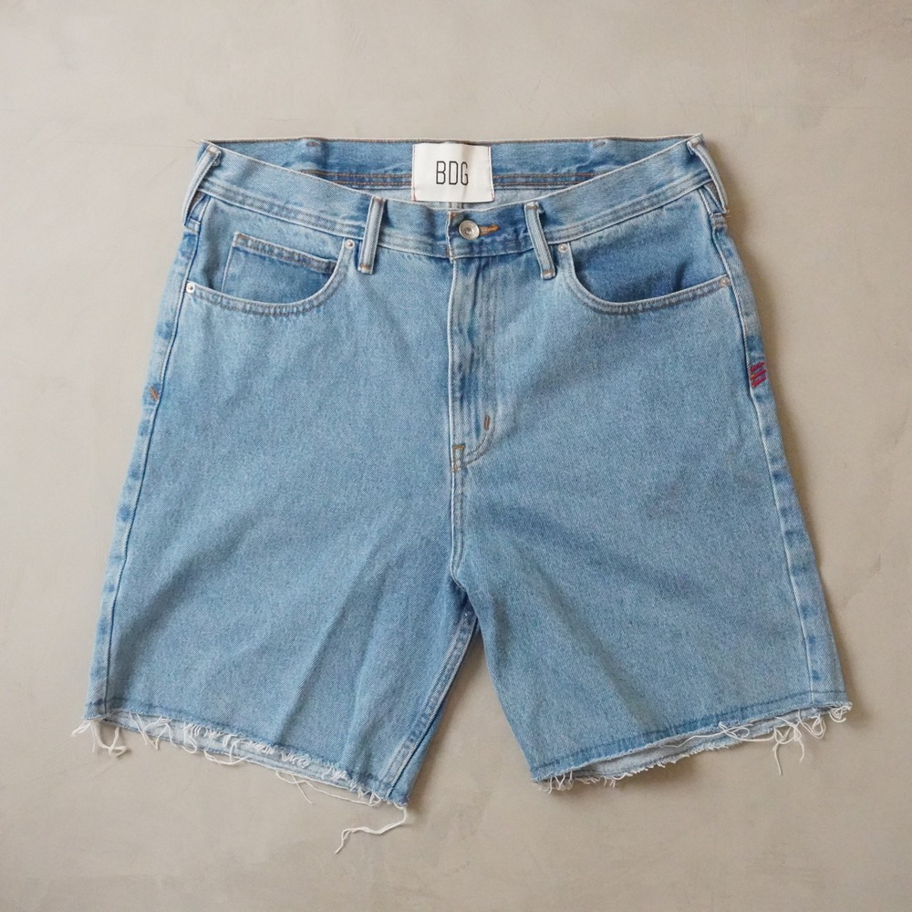 BDG Skate Fit Denim Shorts 33 Waist Blue Light Wash Raw Hem Urban Outfitters